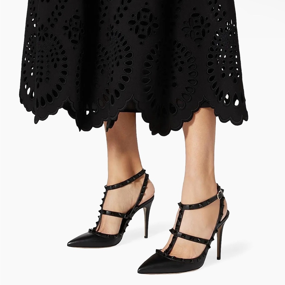 Valentino Garavani
Rockstud Ankle Strap Pumps With Tonal Studs
100 MM
